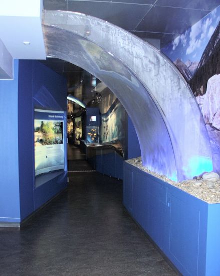 ../Images/001 Wasserader Haus der Natur 11022004.jpg